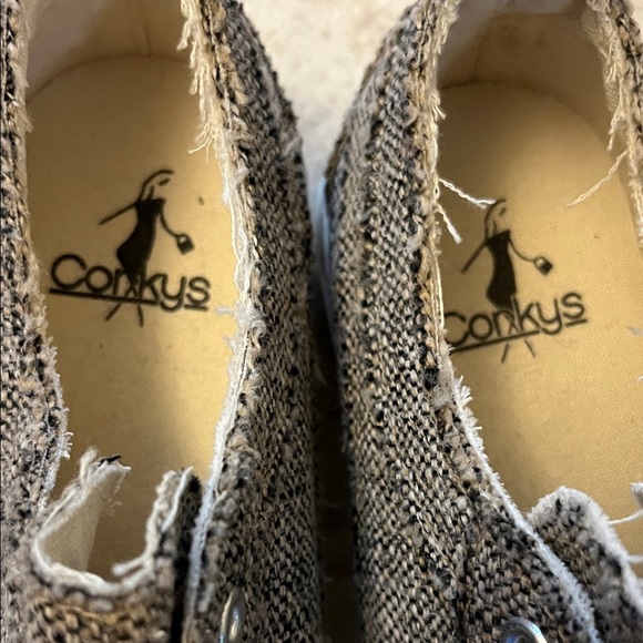 Corky Babalu Stylish Textured Sneakers with White Soles NWOT 7 - Picture 2 of 8